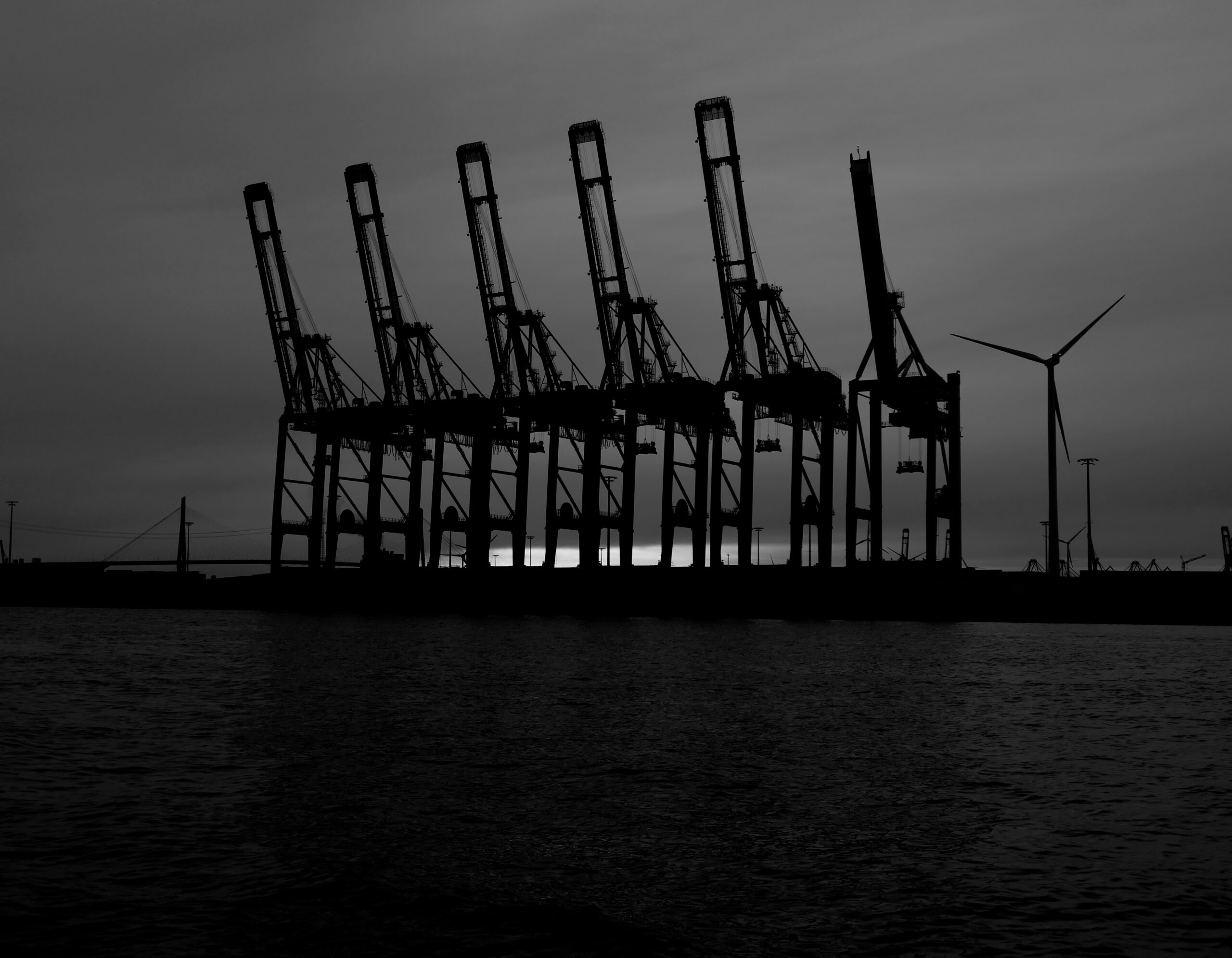 Blohm + Voss (80cm x 60cm, gerahmt)