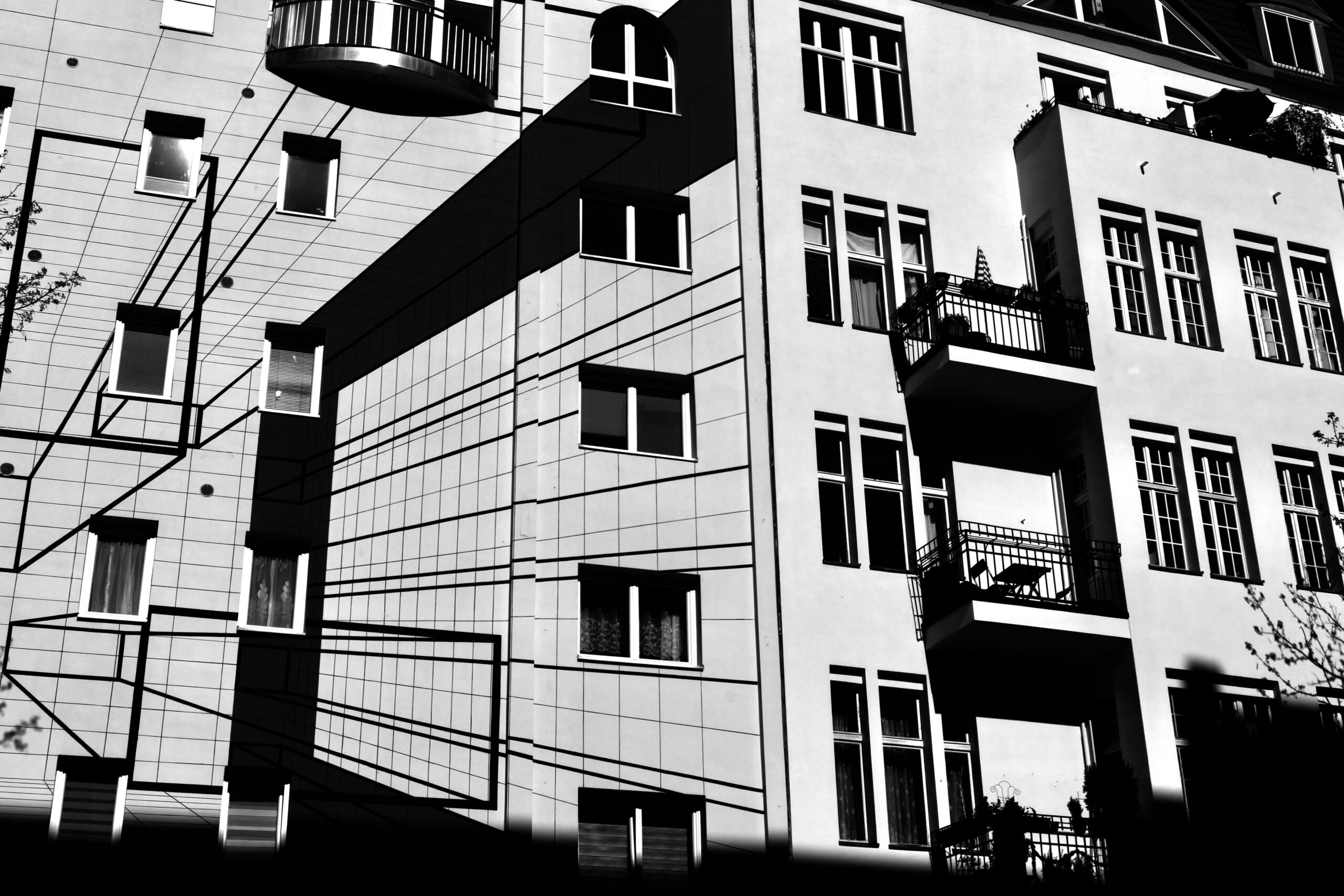 Haus mit Strich (80cm x 60cm, gerahmt)