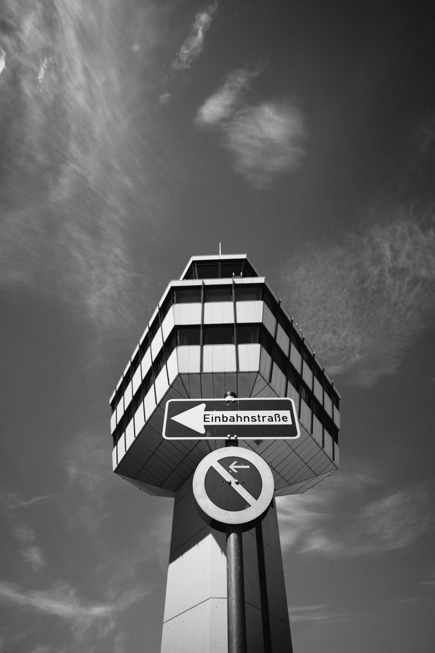 Tegel (60cm x 80cm, gerahmt)